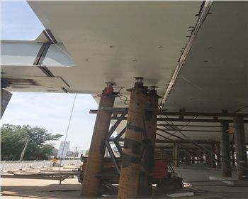 海拉爾高架橋，頂橋施工中